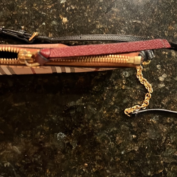 Burberry crossbody - Picture 6 of 17